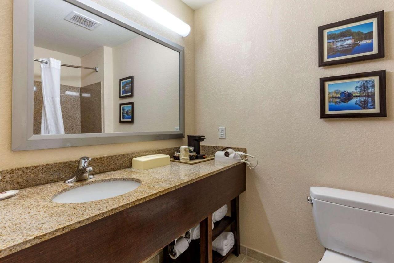 Comfort Inn Fayetteville I-95 Eksteriør bilde
