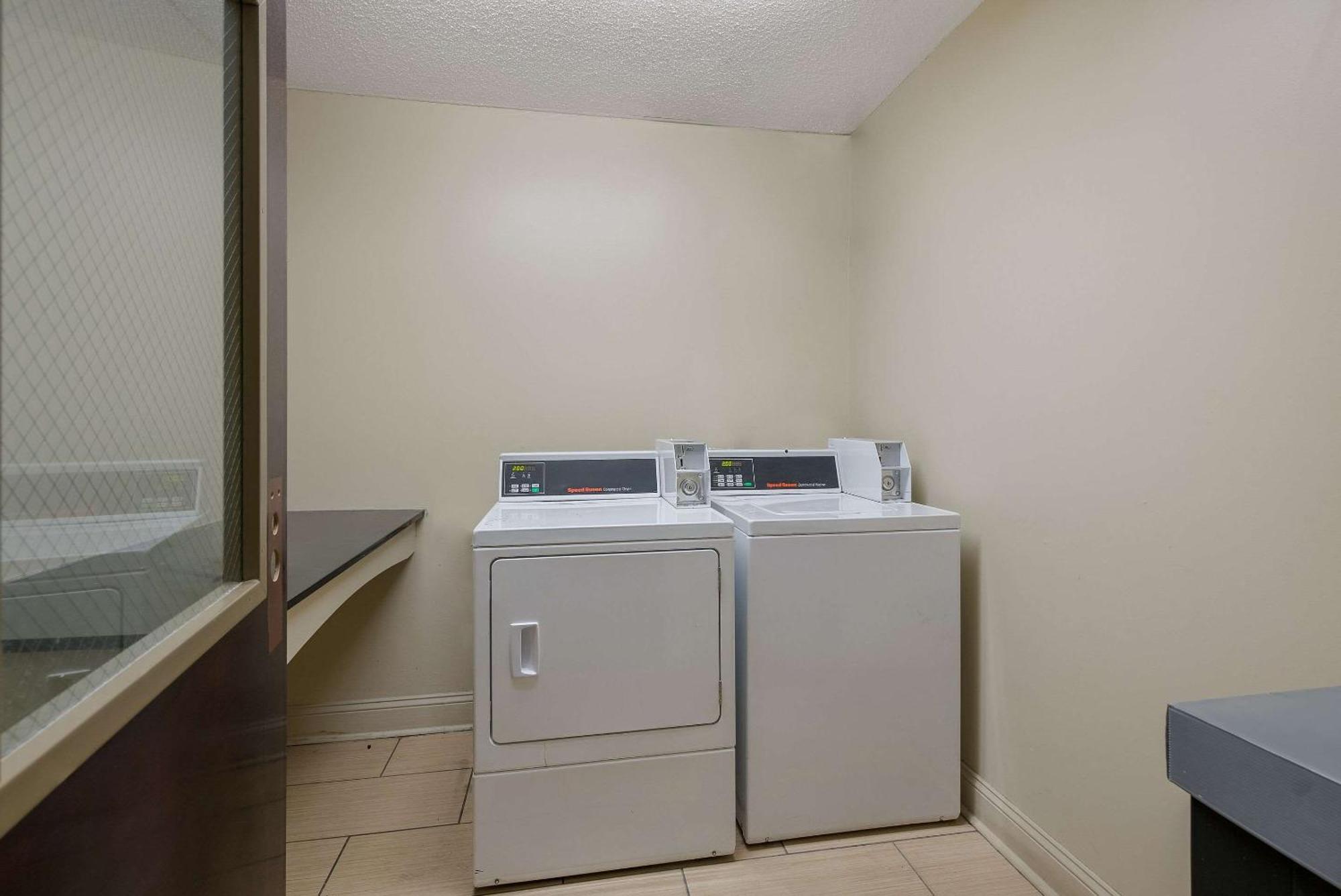 Comfort Inn Fayetteville I-95 Eksteriør bilde